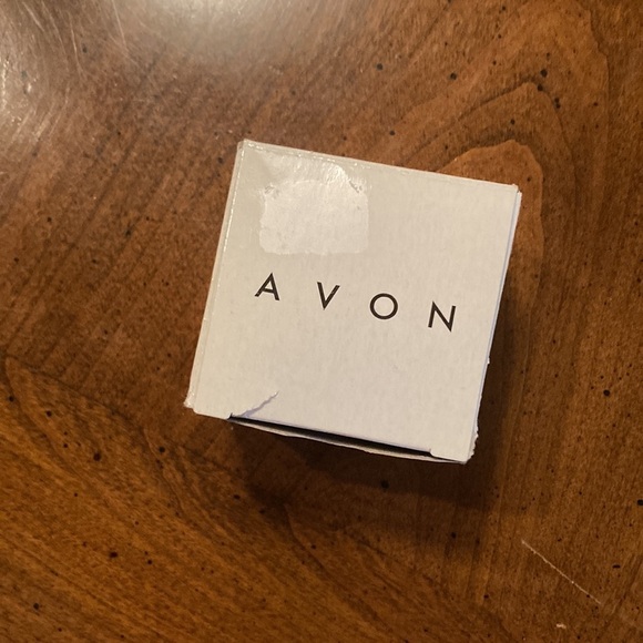 🌸NIB AVON Eternity Circle Rhinestone Hoop Earrings - Picture 7 of 9